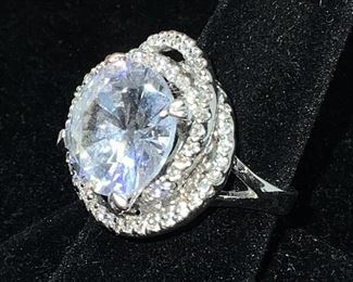 MONOR Oversize Crystal Cocktail Ring Jewelry