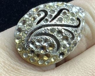 Vint. Pierced Metal Teardrop Crystal Ring, Jewelry