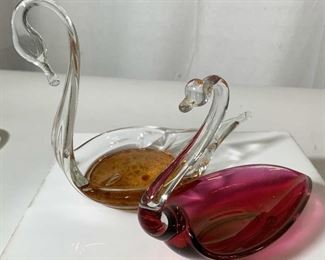 Lot 2 Colored Glass SWAN Figural Trinket Dishes