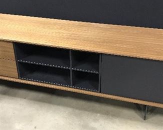 TREKU TV Stand