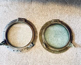 Ship portholes 