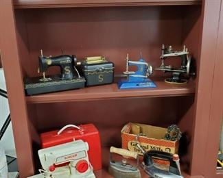 ANTIQUE & VINTAGE SEWING MACHINES & IRONS