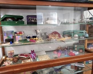 DISPLAY CASE WITH  SEWING NOTIONS