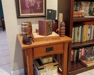 SMALL MISSION STYLE OAK LAMP TABLE