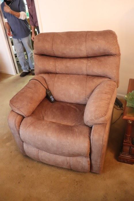 Like new electric lift chair