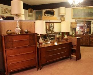 Stunning Stanley bedroom set