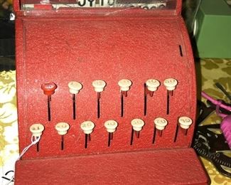 VINTAGE CASH REGISTER