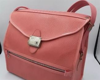 Venture luggage set 1966 like new in hot pink!