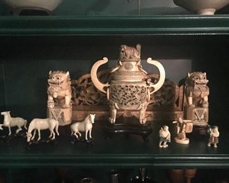 Museum quality collection of antique ivory Asian collectibles. 1890 to 1910. Pre-1970 purchase.