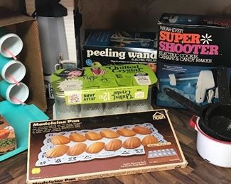 Vintage bakeware and electric kitchen items