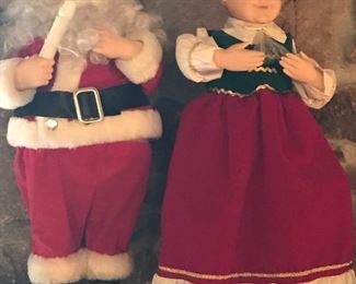 Large animated Mr. & Mrs. Clause
Vintage