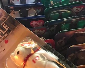 100s of Beanie Babies
CHEAP