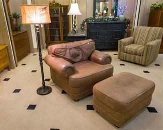 Leather chair & Ottoman, floor lamps!