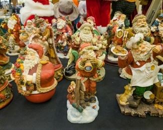 Many musical Santa's