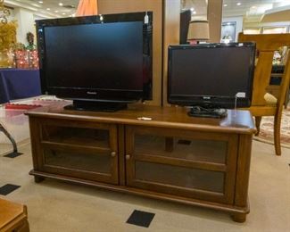 Another nice TV Stand! TV'S!