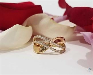 14K Yellow Gold Diamond Twist Band