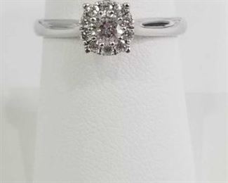 Brilliant Cut Diamonds in 18K White Gold Ring