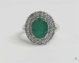 Beautiful Emerald and Diamond 18K White Gold Ring