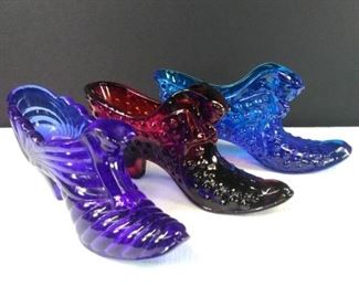 Vintage Fenton Glass Shoes with cat head