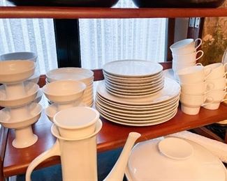 LOT #201 - $500 - Paul McCobb Contempri, Jackson International Dinnerware / Dishes, Japan