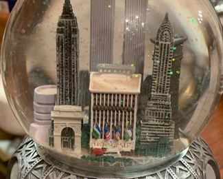 New York Snow Globe; Pre- 9/11 with Twin Towers 