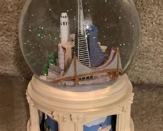 San Fransisco Snow Globe 