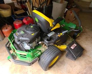 John Deere Ride On Tractor Lawnmower 22.0 V-Twin (Purchased Spring 2020. Works Perfectly. Practically Brand New!)