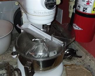 KitchenAid Stand Up Mixer W/ Tools, Attachments, & Instruction Book