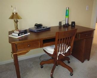 Stanley desk & chair