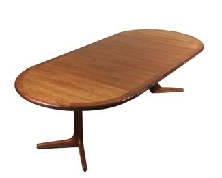 Lot 56 | JOHN STUART ROUND EXTENSION DINING TABLE