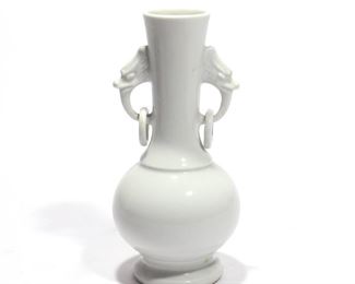 Loy 117 | QING DYNASTY BLANC DE CHINE MALLET VASE