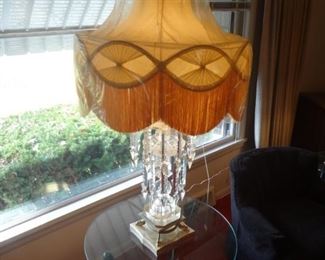 BUY-IT NOW MID CENTURY TABLE LAMP WITH LARGE HANGING CRYSTAL PRISMS  $150