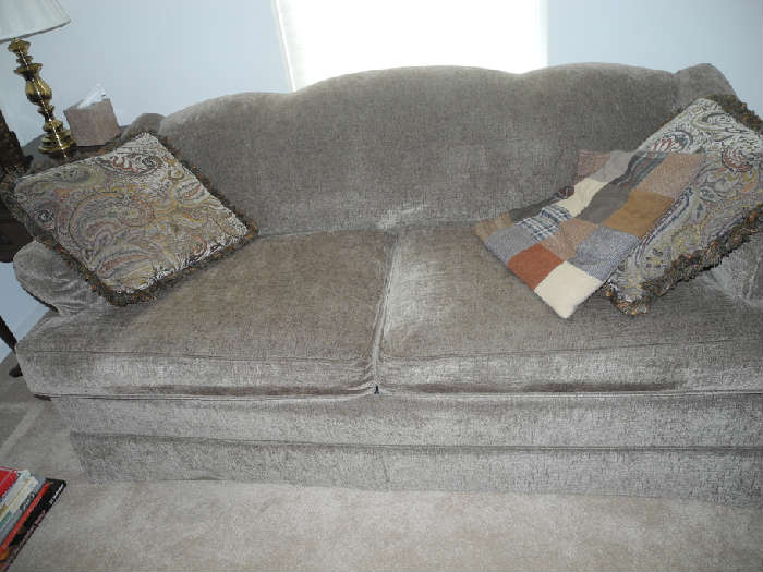 Thomasville sleeper sofa, gorgeous!
