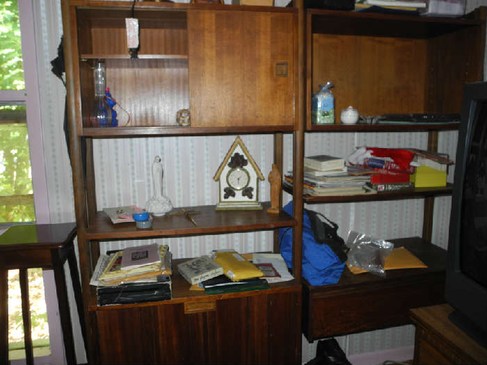 Great mid-century bookcase, multiple use piece, lovely!!
