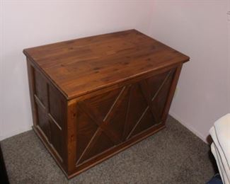 Sold This item is listed in an online auction prior to the estate sale https://www.estatesales.net/CA/Yuba-City/95993/marketplace/29785 . Here is a link for the auction  If those items do not sell they will be included in this sale  