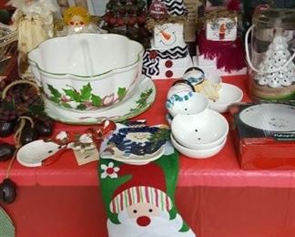 Christmas punch bowl set, snowmen, Grinch items