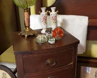Mahogany bedside table & vaseline glass lamp