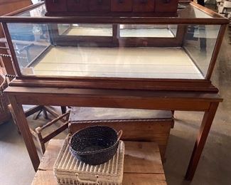 $395 Antique curio case one table base - call or text for new updated price 