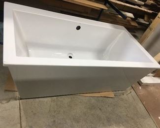 $900.00
Custom Tub 66” x 36” x 22”