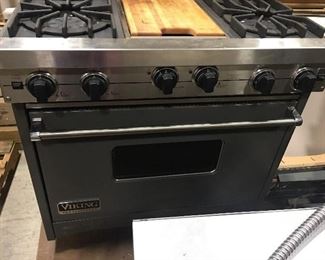 $1,200
Viking Range 36” x 27”x 36”
Gas 2004