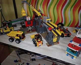 LEGO FINISHED PIECES AND ACCESSORIES