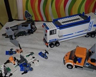 LEGO FINISHED PIECES AND ACCESSORIES