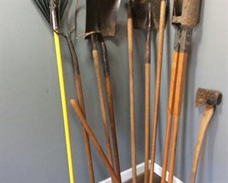 LANDSCAPING TOOLS