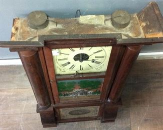 ANTIQUE NEW HAVEN 8 DAY CLOCK W KEY