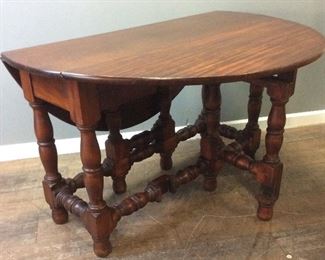 1800’S MAHOGANY GATE LEG DROP LEAF TABLE