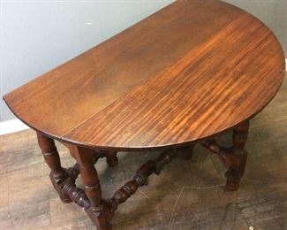 1800’S MAHOGANY GATE LEG DROP LEAF TABLE