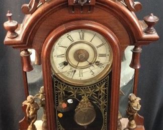 ANTIQUE NEW HAVEN CLOCK W KEY &