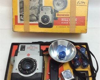 VTG. KODAK BROWNIE BULL’S EYE FLASH