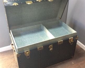 VINTAGE TRUNK