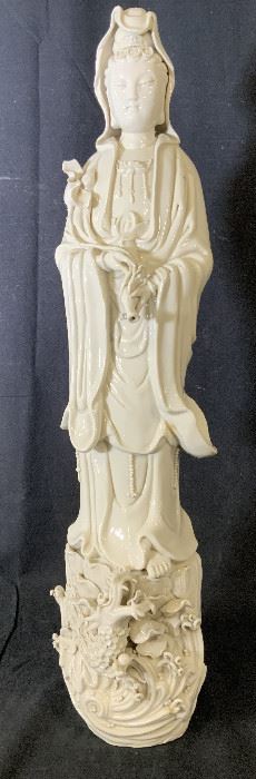 Blanc de Chine Guanyin Statue